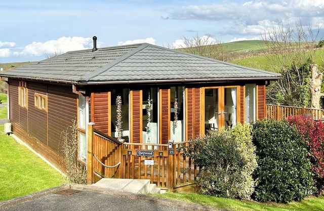 Country Lodge Four Platinum