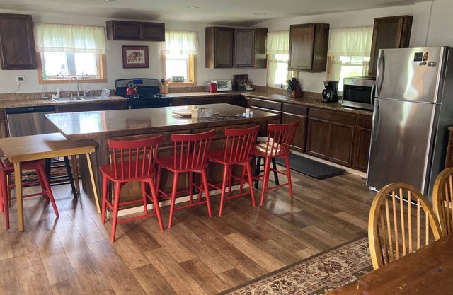 Country Retreat Ideal for Work and Family Getaways