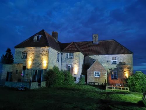 Countrylife Cottage With Covered Hot Tub & Games Room, firepit, free parking