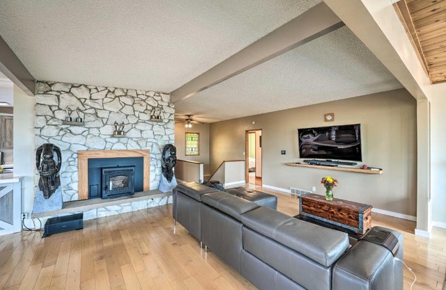 Coupeville Home - Whale Watching From Deck!