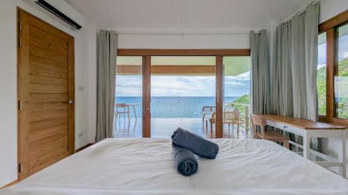Couples Dream - a secret house with stunning sunsets, and private beach access