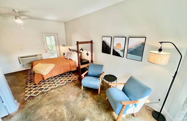 Court Yard Studio Smithville