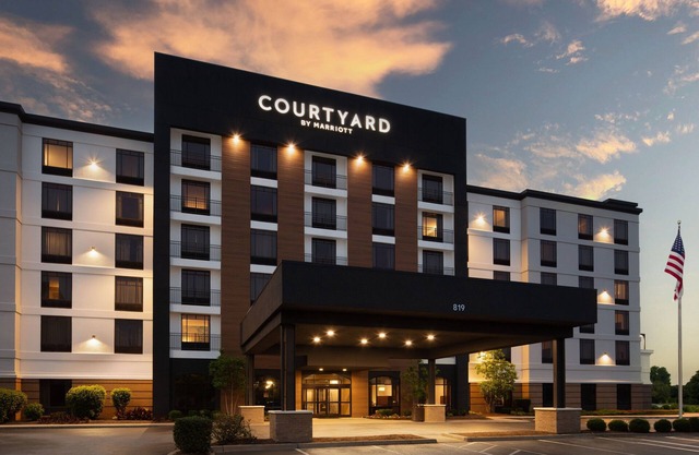 Courtyard by Marriott Louisville Airport