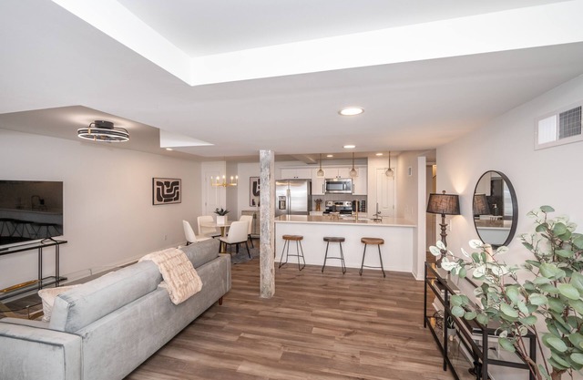 Covington Charm 101 | Stunner in DT