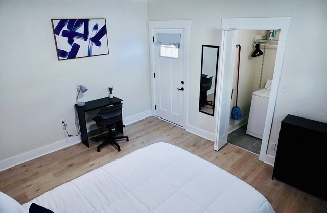 Cozy 1 bed 1 bath duplex- Downtown Chattanooga