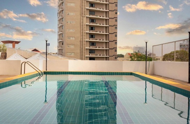 Cozy 1-bedroom condo with AC and WiFi in lovely Chiang Mai