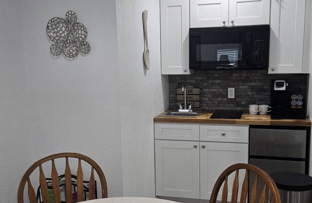 Cozy 1-bedroom apartment with WiFi, and amenities in charming Altamonte Springs