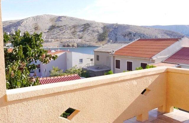 Cozy 1 bedroom apartment with sea view