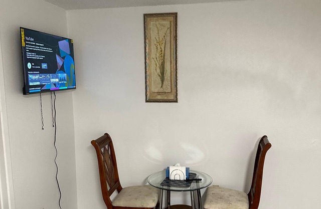 Cozy 1-bedroom apartment in charming Killeen with WiFi, AC