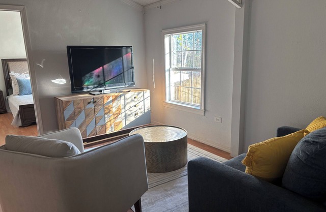 Cozy 1-bedroom Fully Equipped/in unit laundry