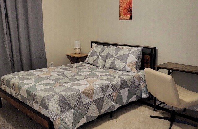 Cozy 1-bedroom with fitness room and WiFi in charming Cedar Park