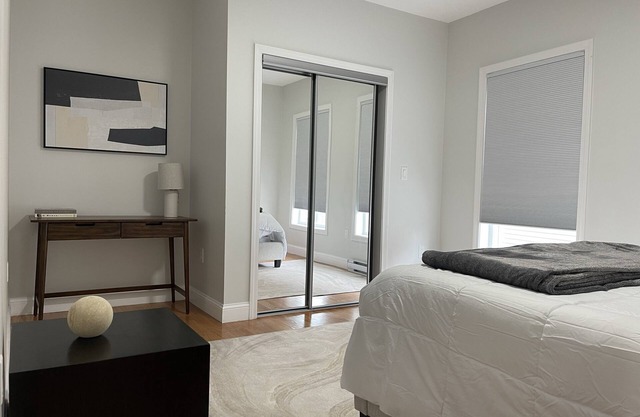 Cozy 2 bd 1.5 bath less than a mile from Encore