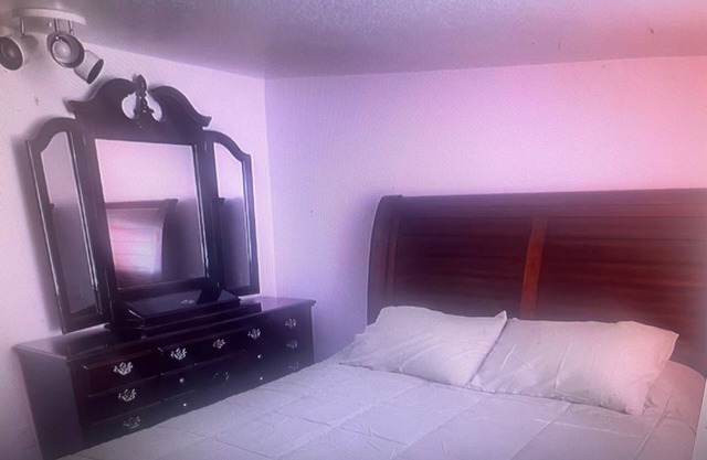 Cozy 2-bedroom apartment in charming Pueblo West with WiFi, AC