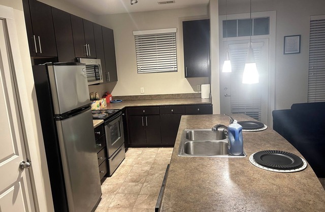 Cozy 2-bedroom apartment in charming Charlotte with AC, fitness room, WiFi