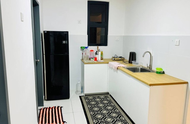 Cozy 2-bedroom apartment in charming Klang with WiFi, AC, fitness room
