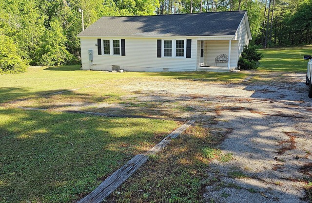 Cozy 2-bedroom house in charming Cheraw, SC