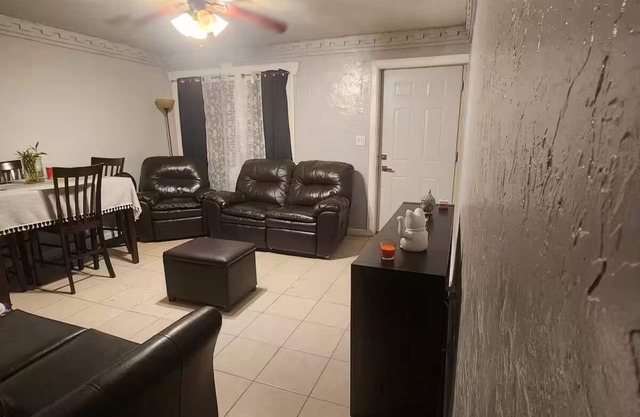 Cozy 2BR Home in Central Des Moines