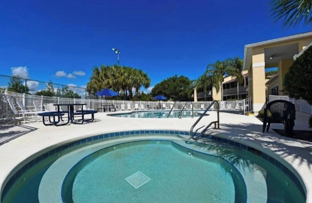 Cozy 3-bedroom condo very close to Disney