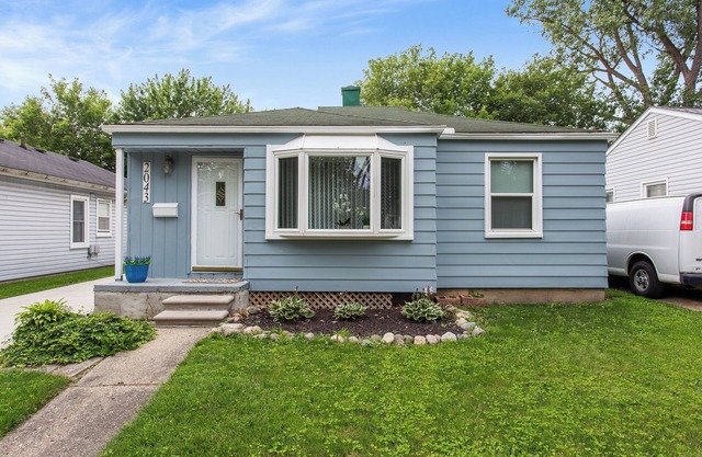 Cozy 3 bedroom family friendly home just a few blocks from downtown Ferndale.
