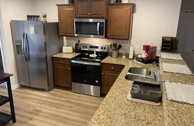 Cozy 3-bedroom townhome 30 minutes from Masters!