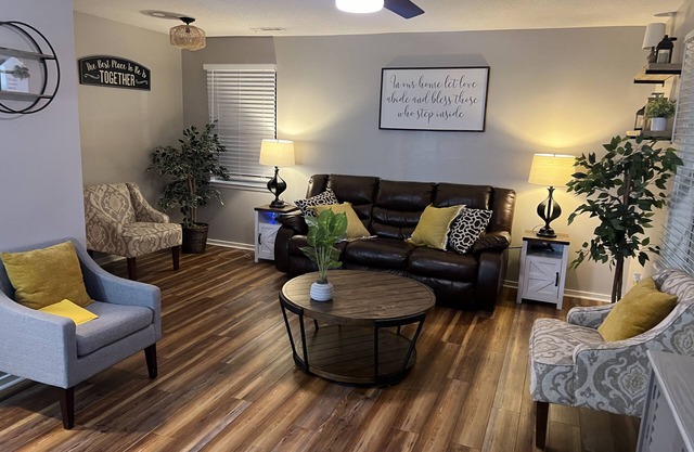 Cozy 3 bedrooms /close to marines bases /pet friendly /big yard /