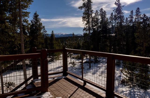 Cozy 3br/2ba Mountain Home - 15 minutes to Winter Park. Pet-Friendly!