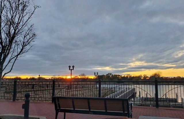 Cozy 3BR Home Near Park & Shops