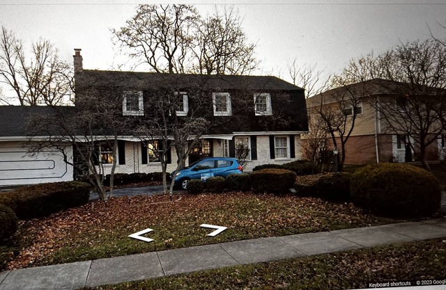 Cozy 4 Bedroom House surrounded by Country Clubs & Golf Courses.