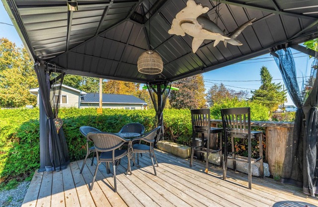 Cozy 4 Season Cottage by Balsam Lake