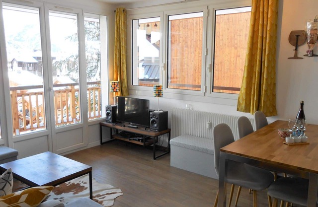 Cozy apartment 6 people, balcony, pets allowed, parking