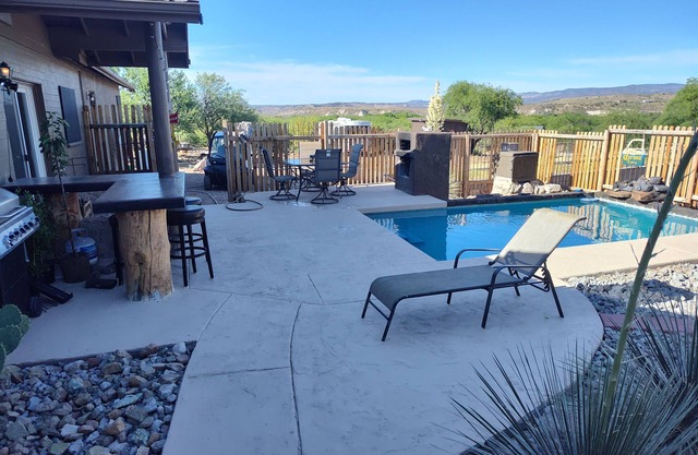 Cozy apartment in charming Camp Verde with Wi-Fi, AC. Tucked back