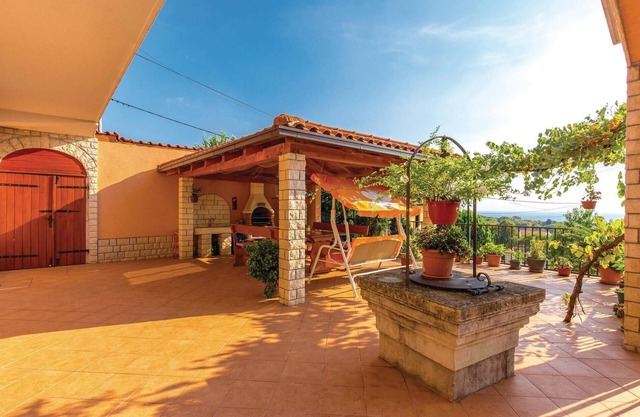 Cozy apartment in Kostrena