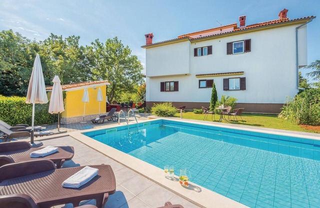 Cozy apartment in Labin with WiFi