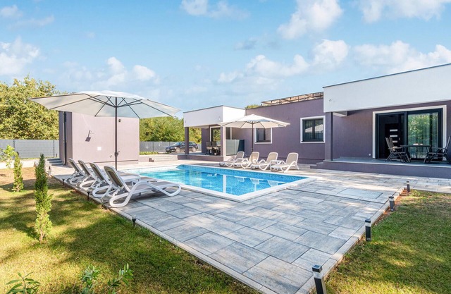 Cozy apartment in Nedescina