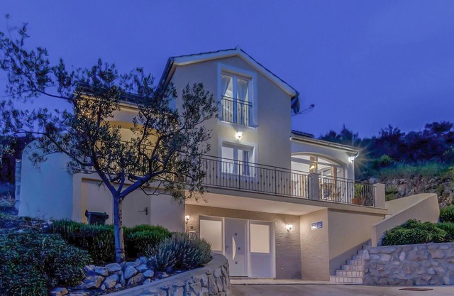 Cozy apartment in Skradin