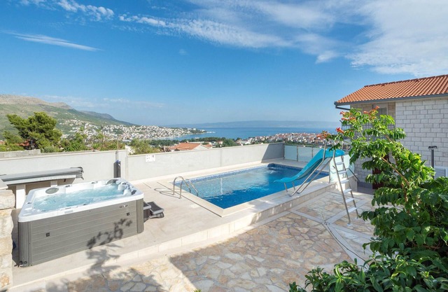 Cozy apartment in Split with kitchen