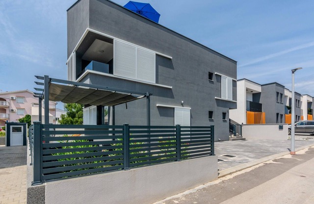 Cozy apartment in Vir with WiFi