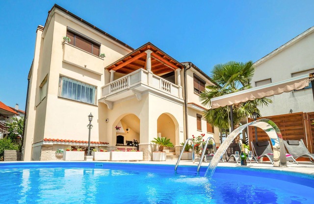 Cozy apartment in Viskovo