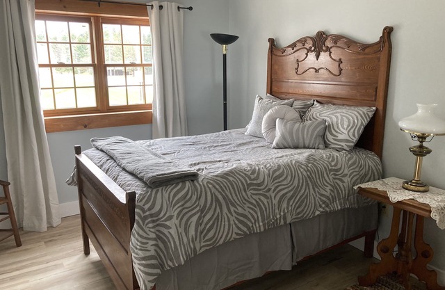 Cozy apartment that’s conveniently located just on the edge of town.