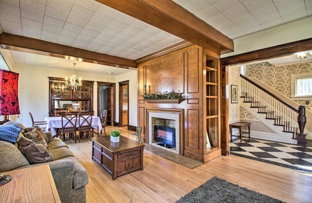 Cozy Appleton Getaway with Screened-In Porch and Yard!