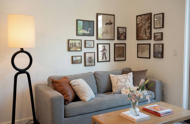 Cozy Artsy Loft Near Lady Bird Lake/Downtown