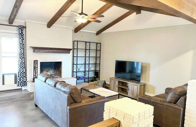 Cozy Barling Home w/King Bed