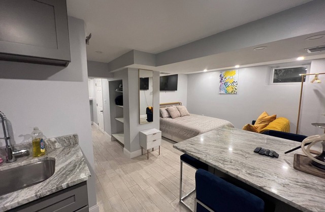 Cozy basement/studio apartment with kitchenette and bathroom!
