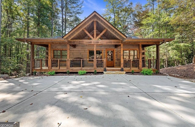 Cozy Bear Cabin, 2/2, HOT TUB, Pet Friendly, Coosawattee River Resort, fenced