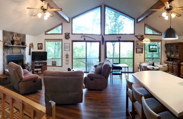 Cozy Bear Paw Mountain Retreat