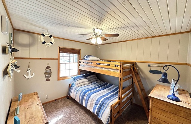 Cozy Beaver Lake Getaway