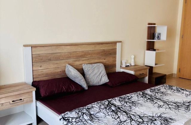 Cozy Bedroom condo in charming Dubai with WiFi, AC