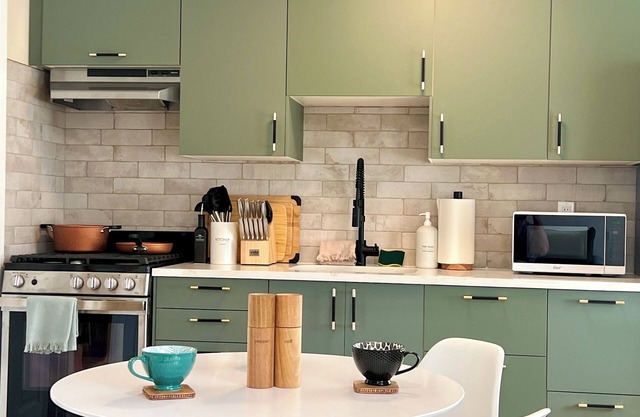 Cozy Boho Suite - Downtown Golden (Newly Renovated)