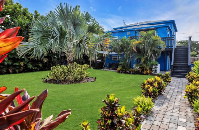 Cozy & Bright Condo w/Balcony/Deck Steps2Downtown