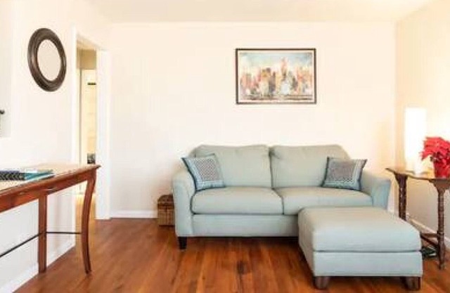 Cozy & Bright Great location Welcoming Pueblo Home